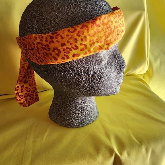 Hand Crafted Reusable Neck Cooler Bandana with Wrist Cooler and Hair Scrunchie - Picture 4 of 4